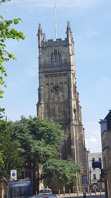 Walkers Court By Treetop Property Cirencester Bagian luar foto